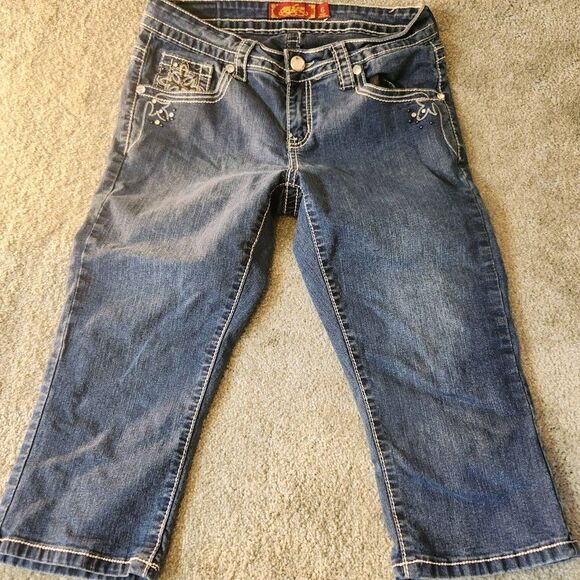 One5One Womens Denim Capri Size 6 Blue Embroidered Pockets Embellished Design - Picture 1 of 9